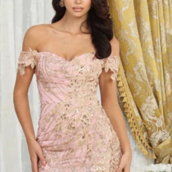 Off the shoulder formal dress.Silver rose gold mother of the bride new fitted - Picture 4 of 5